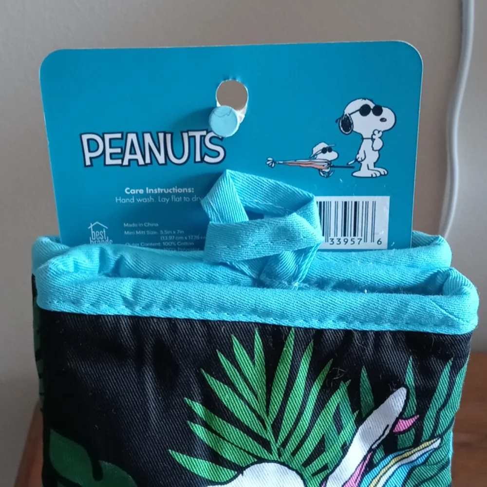 Snoopy oven mitts